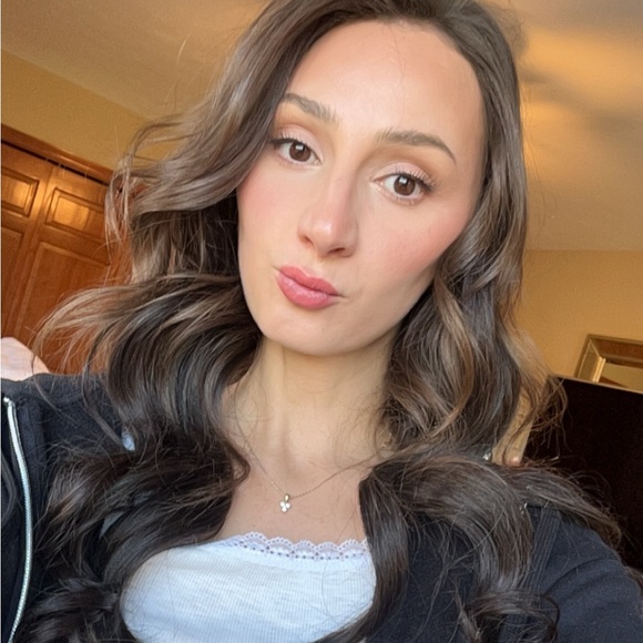 nicoleelally